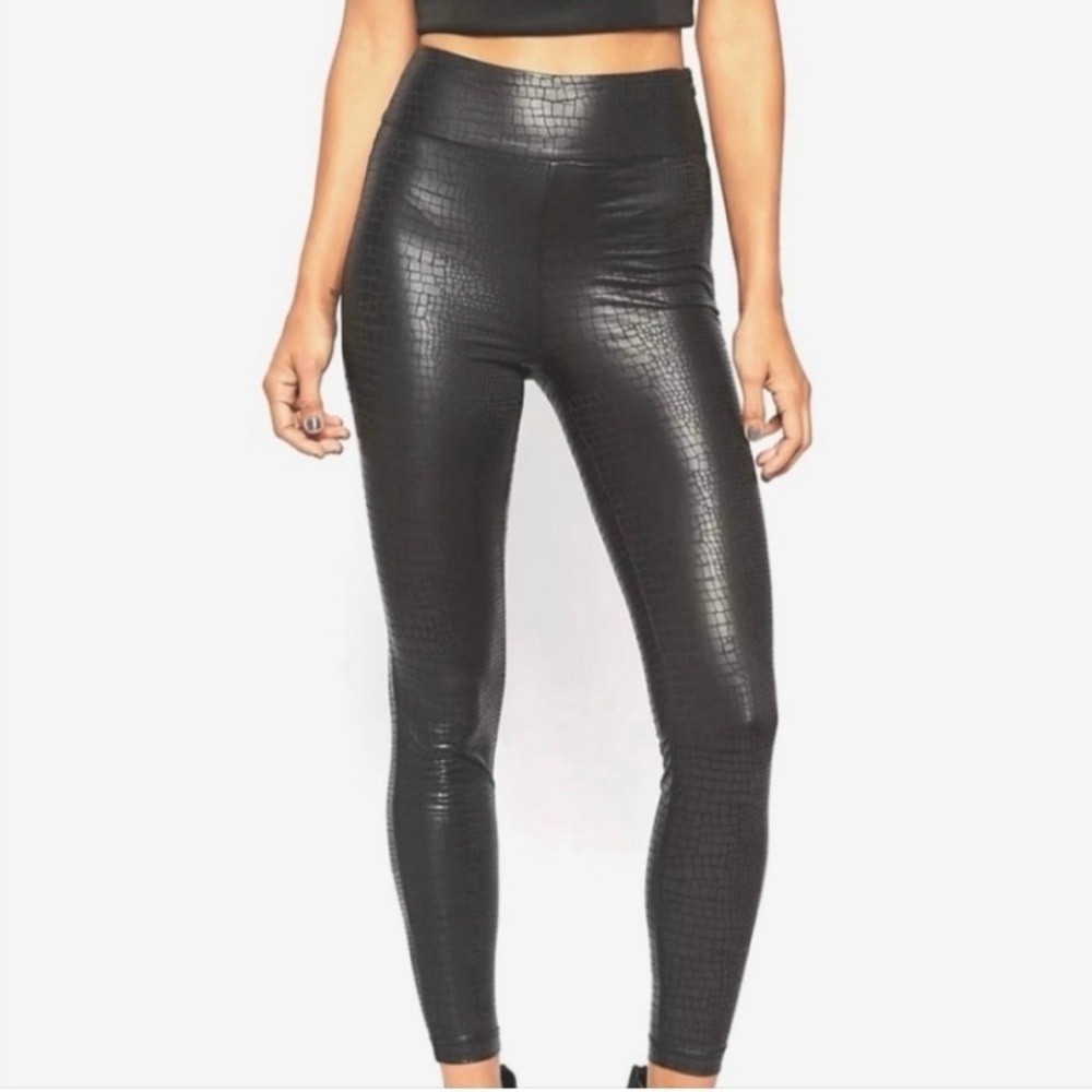 Nicole Miller New York black leather pants. Woman’s size L - Picture 1 of 6